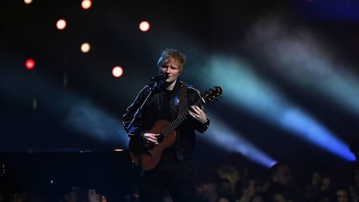 Ed Sheeran zingt liefdeslied ter ere van Queen Elizabeth en Philip