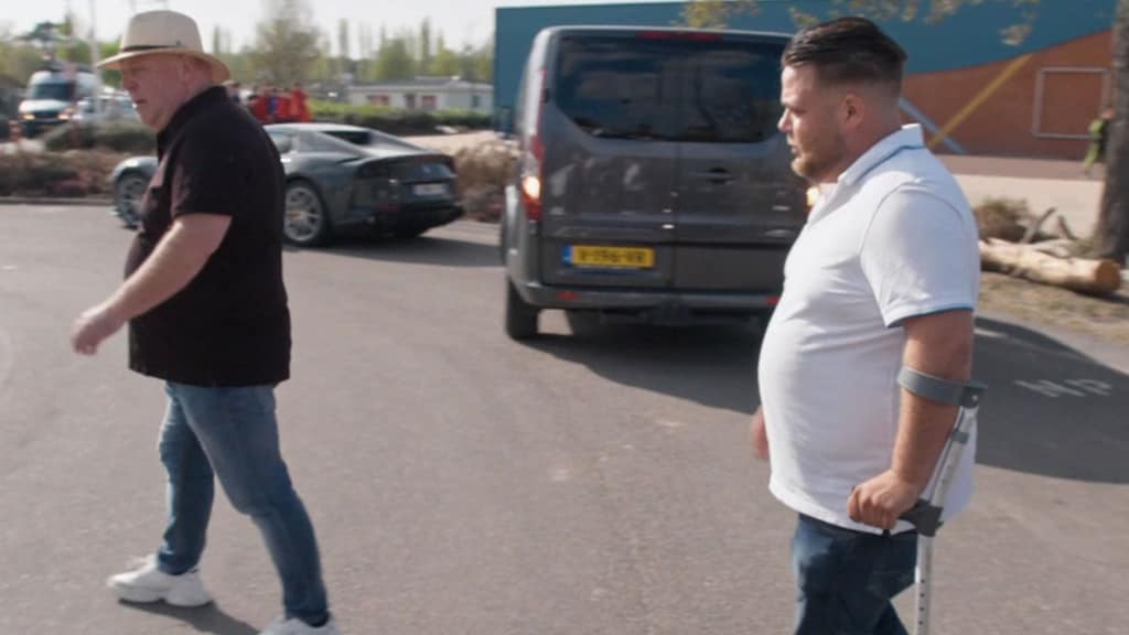 Peter en Mark Gillis achtervolgen dief op vakantiepark: 'Stelletje schildpadden'