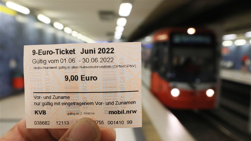 Een ticket van 9 euro voor een maand onbeperkt treinreizen in Duitsland.