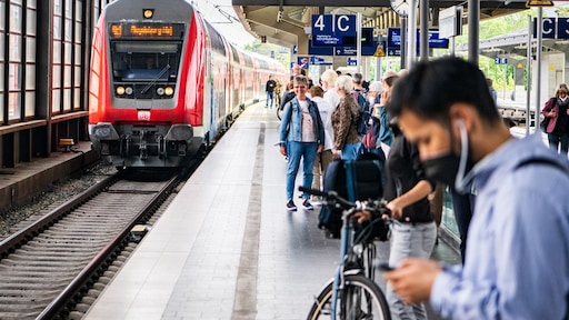 In Duitsland reis je vanaf vandaag voor 9 euro per maand onbeperkt met de trein