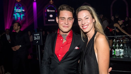 Douwe Bob weer samen met moeder van zijn derde kindje