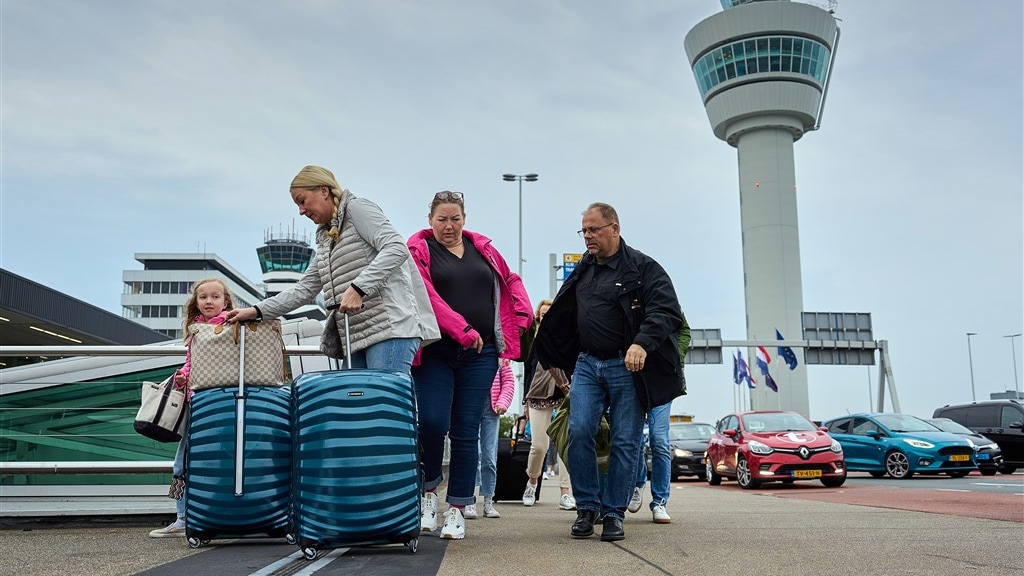 Schiphol verlaagt aantal passagiers in juli met 13.500 per dag
