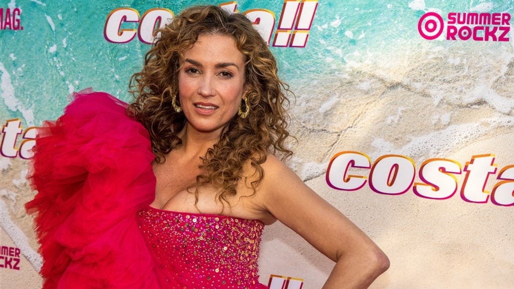 Katja Schuurman plaatst uit protest video van haar tepels op Instagram