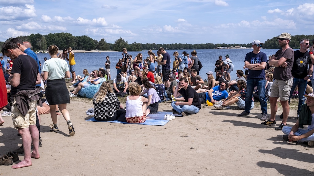 Duitse minister: zomercoronagolf is al begonnen