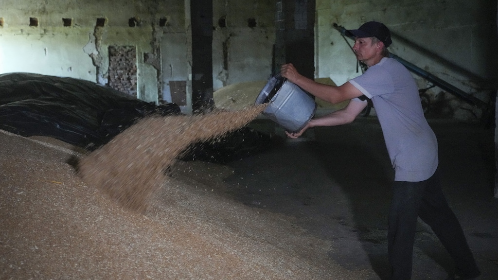 Biden wil voedselcrisis aanpakken met graansilo's aan grens Oekraïne