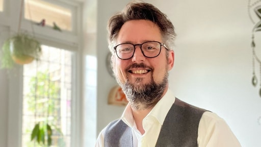 Docent Marijn wil een vast contract en daagt universiteit voor de rechter