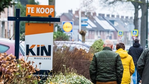 Minder kijkers, minder geboden: 'Gekte op woningmarkt begint wat te draaien'