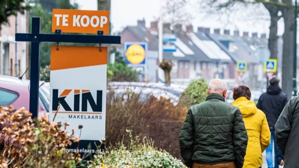 Minder kijkers, minder geboden: 'Gekte op woningmarkt begint wat te draaien'