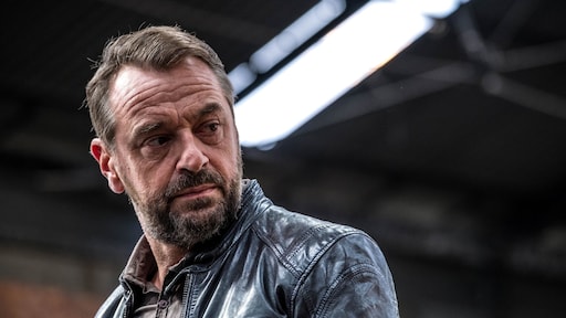 Vriend Tom Waes over 'emotioneel' ziekenhuisbezoek: 'Hij heeft veel pijn en schuldbesef'