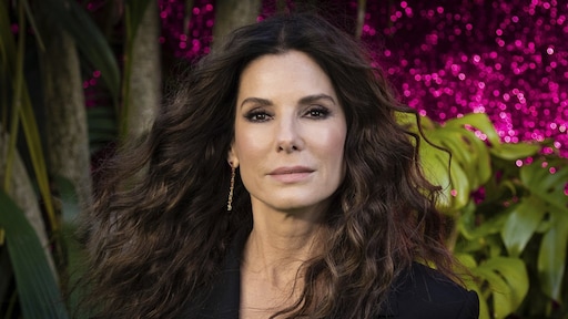 Sandra Bullock waarschuwt voor mensen die doen alsof ze haar zijn