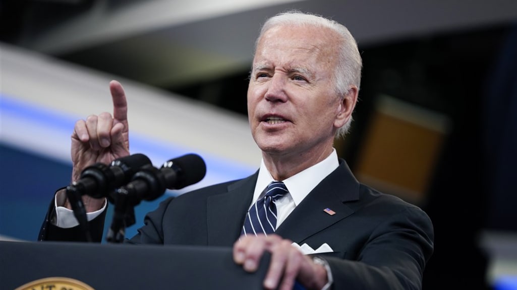 Amerikaanse president Joe Biden spreekt over de stijgende gasprijzen.