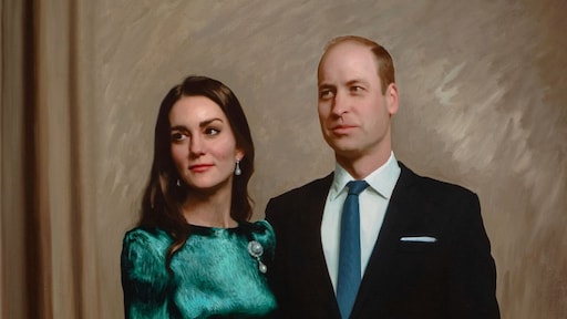 Eerste officiële portret prins William en Kate 'relaxed en elegant'