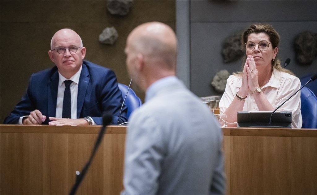 Grote verdeeldheid over stikstofplannen kabinet: 'Boeren worden weggevaagd'