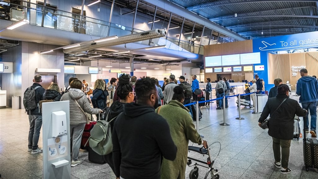 Vluchten op Schiphol en Eindhoven Airport bewust vertraagd, zodat reizigers vlucht haalden