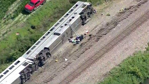 Amerikaanse trein ontspoord na botsing met vrachtwagen, drie doden