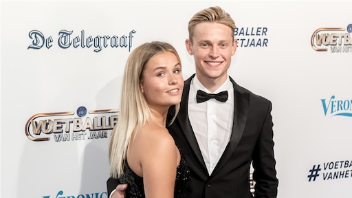 Frenkie de Jong en Mikky Kiemeney zijn verloofd