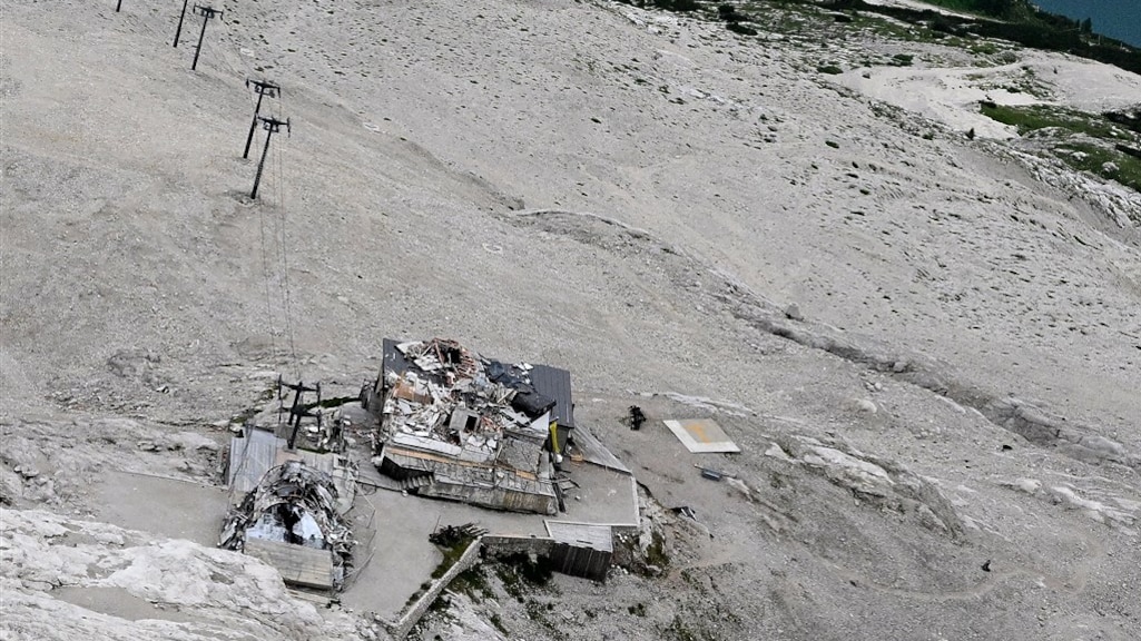 Gevaarlijke zoektocht na lawinedrama Italië: 'Lichamen uiteengereten'