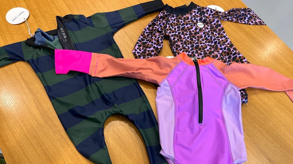 Smeren of uv-kleding dragen? 'Zo'n shirt blokkeert de zon beter'