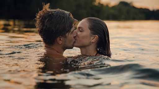 Nieuwe bizarre datingshow op komst waar singles elkaar ontmoeten op een vlot