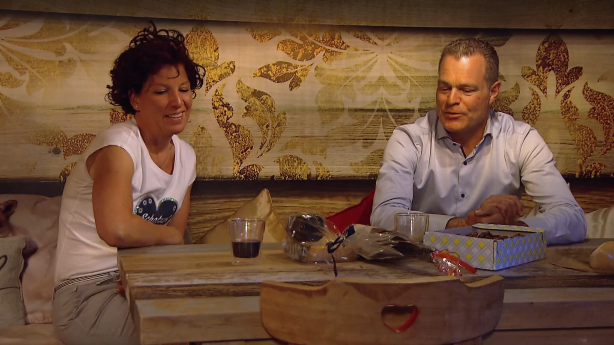 Een klik, tranen en ongemak in eerste aflevering B&B Vol Liefde RTL Boulevard RTL.nl Een klik, tranen en ongemak in eerste aflevering B&B Vol Liefde RTL Boulevard RTL.nl