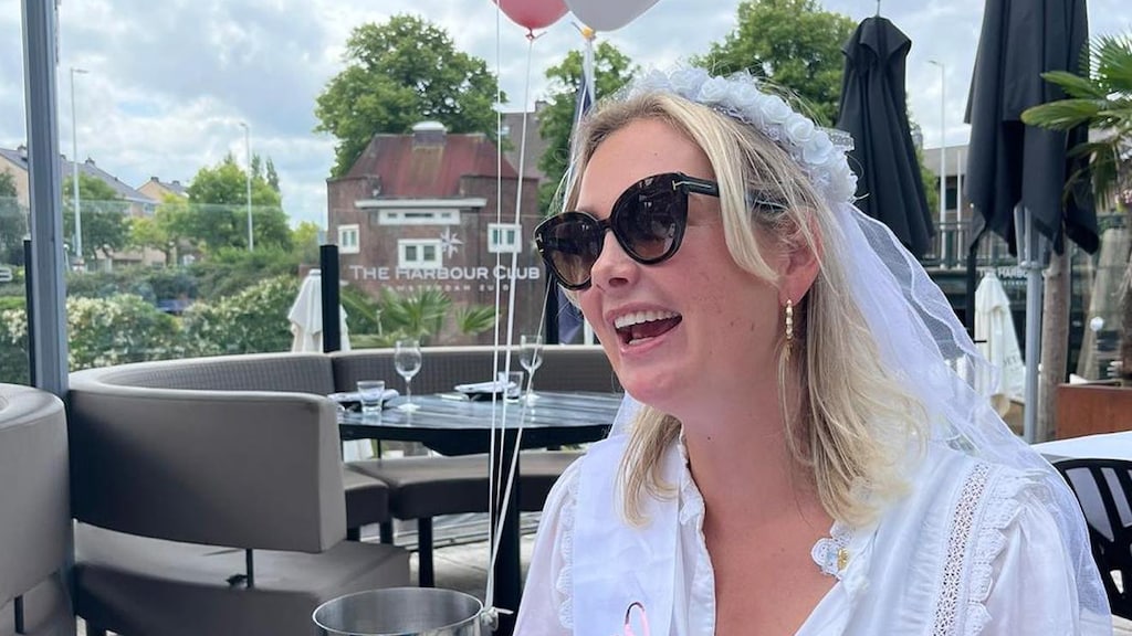 Maxime Meiland viert vrijgezellenfeest uitbundig in Amsterdam