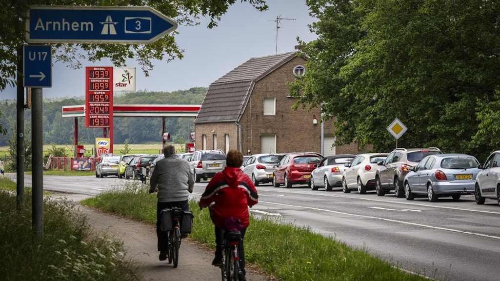 Brandstof iets goedkoper, maar nog wel duurder dan in vakantielanden