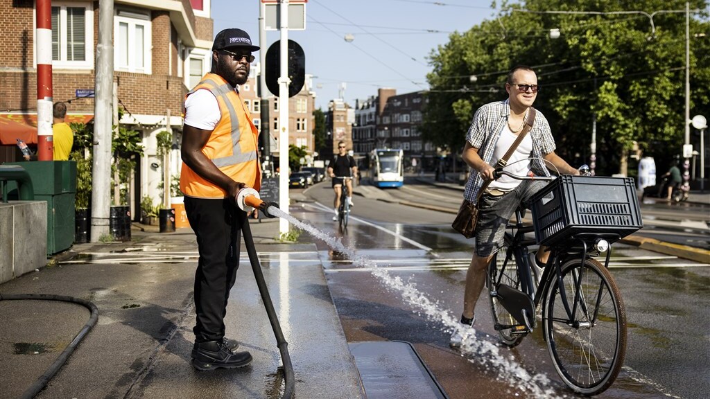 Nu met 30 graden al tropisch in De Bilt, vanmiddag lokaal 40 graden mogelijk
