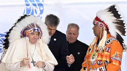 Paus Franciscus betuigt spijt voor leed inheemse bevolking Canada