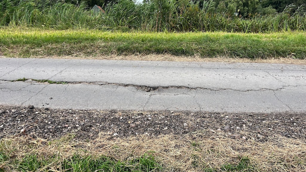 Speuren naar scheuren: dijken onder druk door droogte