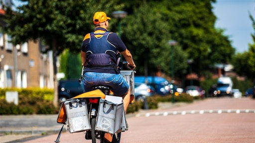 PostNL biedt alle postbezorgers een vast contract aan