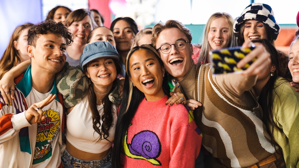 Songfestivalzangeres Stefania schittert in vierde Misfit-film