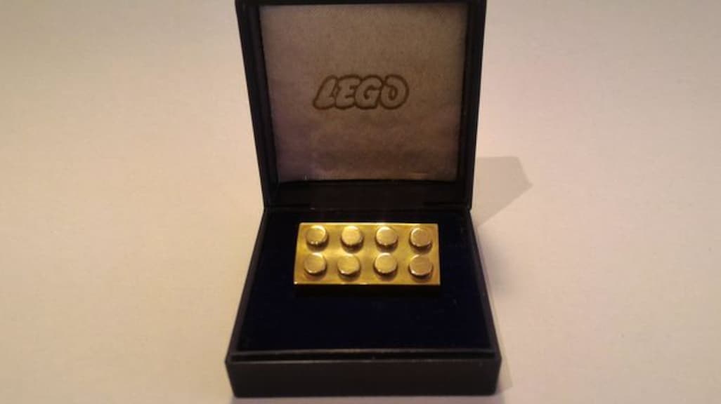 Dit gouden steentje inclusief doos werd voor 18.498 euro geveild.