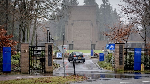 Ouders krijgen geen namen van deelnemers seance op begraafplaats