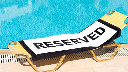 'Zo irritant: mensen die zwembadbedjes bezet houden met hun handdoek'