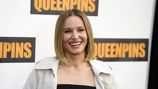 Kristen Bell ontspannen als nooit tevoren na gezichtsmassage ín haar mond