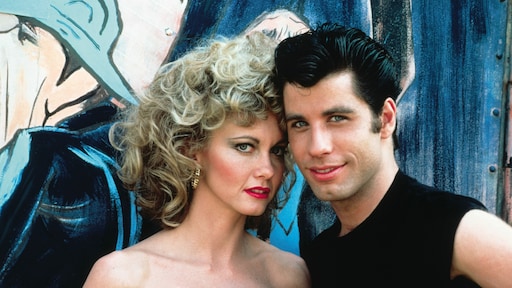 John Travolta brengt Danny Zuko terug tot leven tijdens Grease-singalong