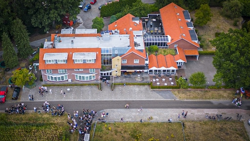 Omwonenden Tubbergen willen hotel zelf kopen om azc tegen te houden