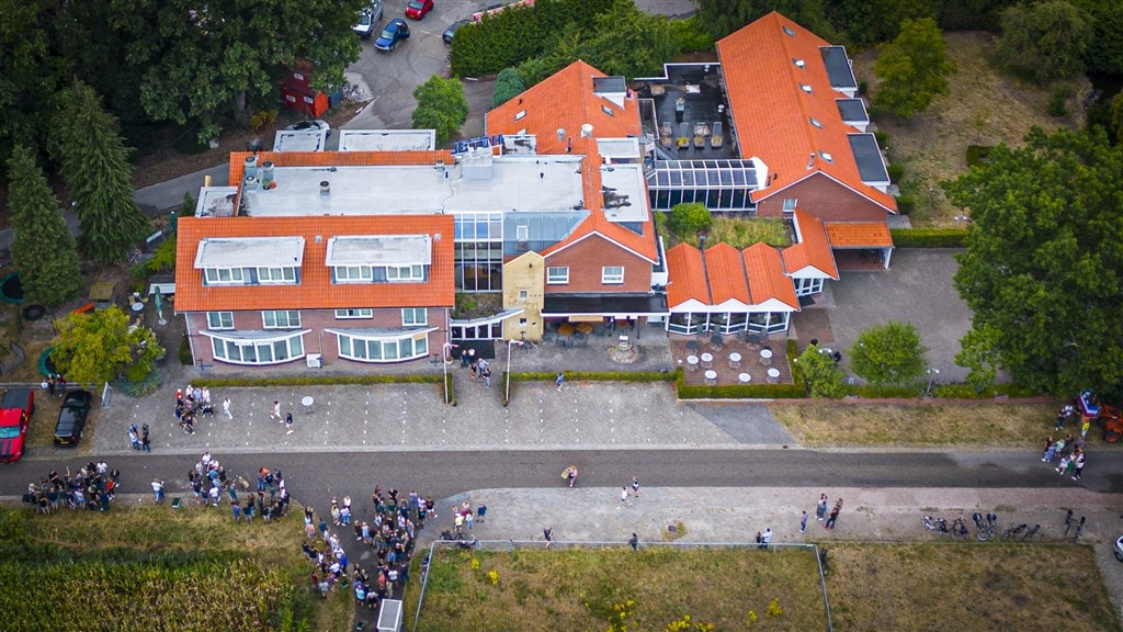 Omwonenden Tubbergen willen hotel zelf kopen om azc tegen te houden