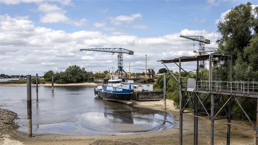 Rijn bereikt laagste waterstand ooit en daalt nog verder