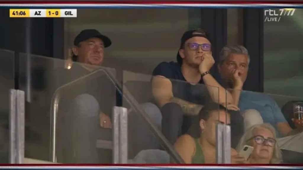 Marco Borsato en zoon Luca Borsato tijdens thuiswedstrijd AZ