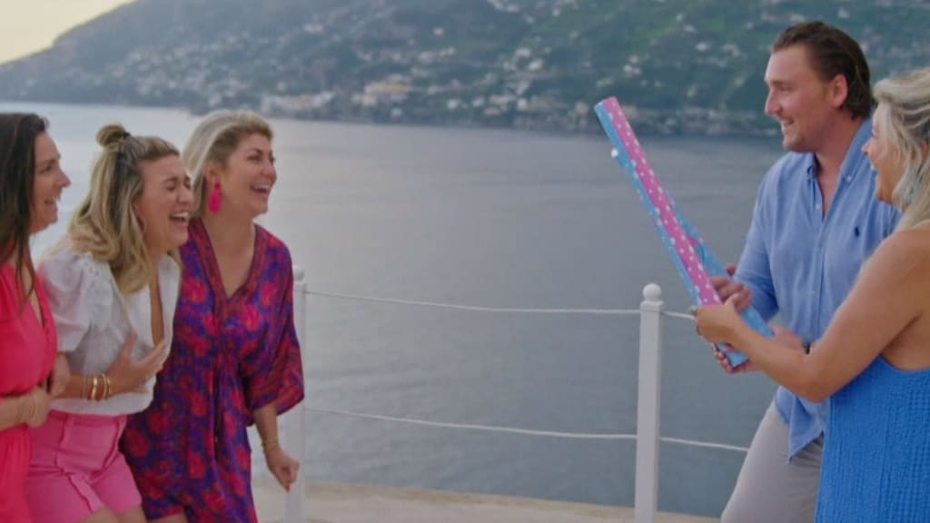 Spectaculaire gender reveal zorgt voor tranen in Echte Gooische Moeders