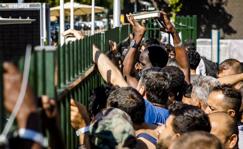 Rem op gezinshereniging en hulp van Defensie om asielcrisis te beteugelen