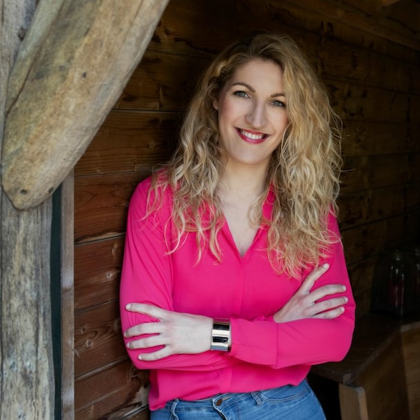 Onze expert: Eveline van de Waterlaat is diëtist en dieetpsycholoog. Ze schreef het boek 'Nu afvallen en nooit meer aankomen' en ook werkt ze als coach en spreker.