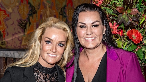 Samantha Steenwijk viert tien jaar huwelijk met Daisy: 'Hoge pieken, diepe dalen'