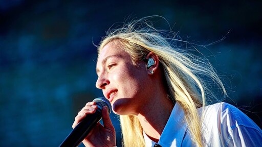 S10 treedt op tijdens Het Grote Songfestivalfeest