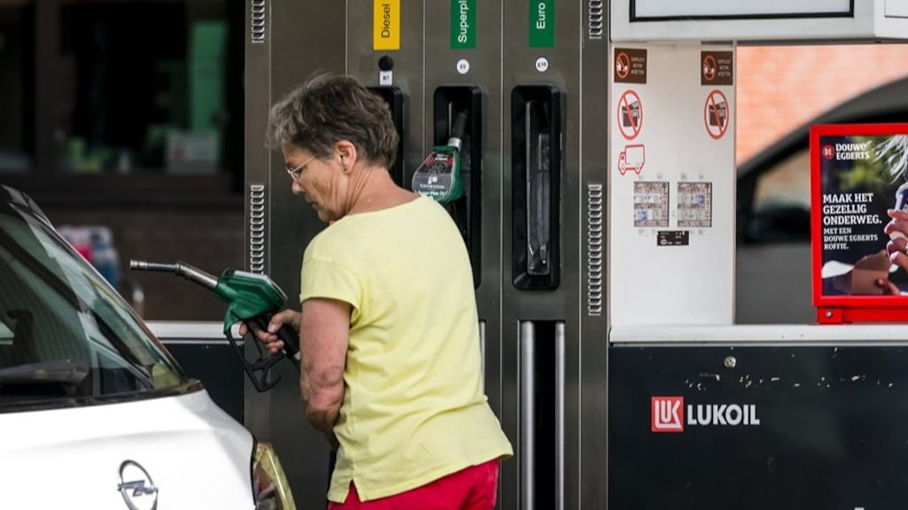 Minder geld voor Poetin: prijsplafond voor Russische olie wordt 60 dollar