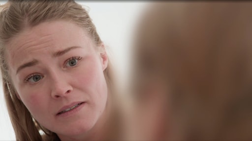 Geraldine verstijft door bizar verhaal: 'Hij wilde me in brand steken'