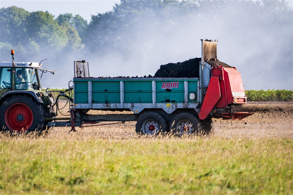 Nederlandse boeren moeten minder mest gaan uitrijden