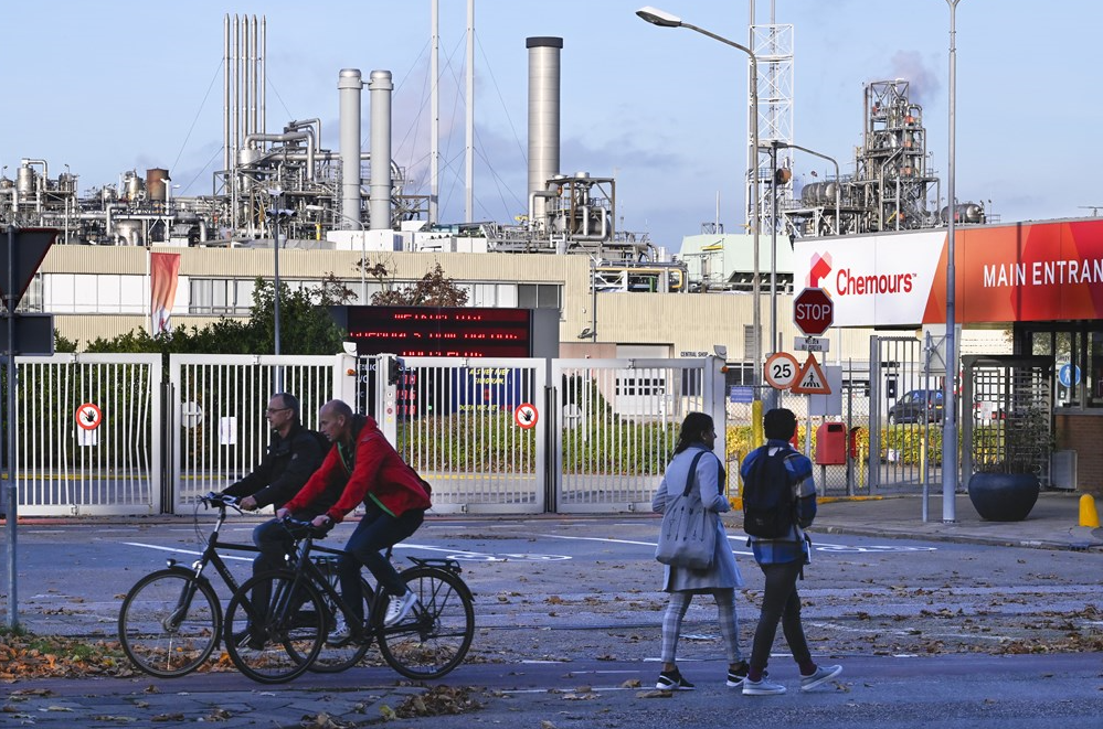 Te veel PFAS in moestuinen dicht bij Dordts chemiebedrijf Chemours 
