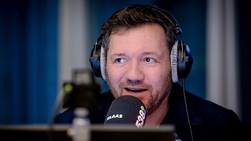 Klaas van der Eerden verlaat school-appgroep met 'oppermoeder'